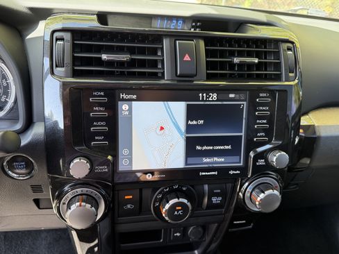 Used 2022 Toyota 4Runner TRD Off-Road Premium w/ Moonroof Package AWD/4WD image 28