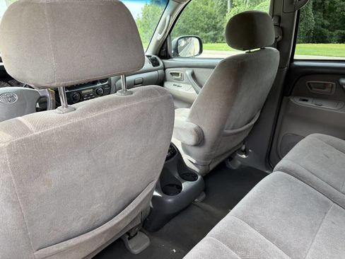 Used 2004 Toyota Sequoia SR5 image 9