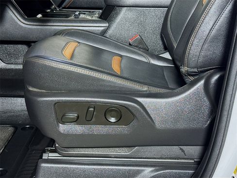 Used 2024 GMC Sierra 2500 AT4 w/ AT4 Premium Plus Package image 18