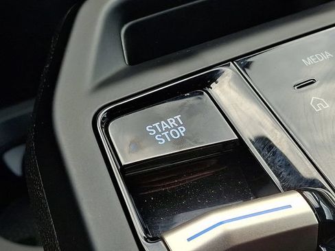 Used 2023 BMW iX xDrive50 w/ Sport Package AWD/4WD image 28
