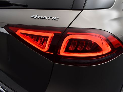 Used 2020 Mercedes-Benz GLE 350 4MATIC w/ Premium Package image 7