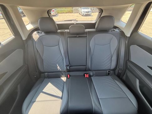 Used 2026 Volkswagen Tiguan SE AWD/4WD image 38