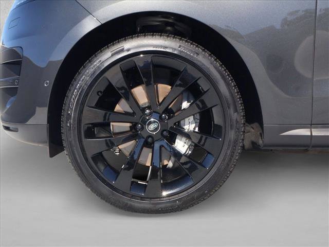 Used 2025 Land Rover Range Rover Sport SE AWD/4WD image 26