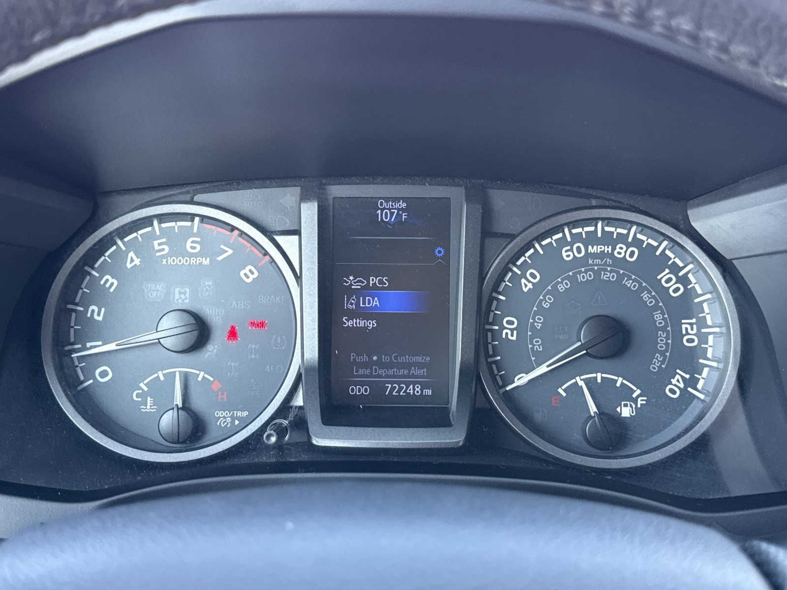 Used 2018 Toyota Tacoma TRD Off-Road w/ Technology Package AWD/4WD image 19