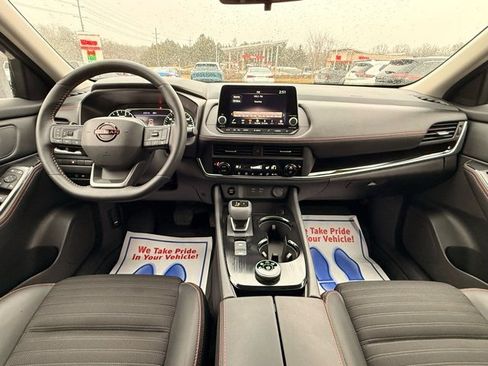 Certified 2025 Nissan Rogue SV image 24