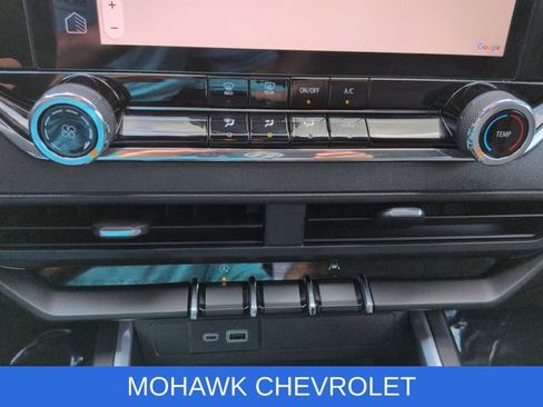 Certified 2023 Chevrolet Colorado Trail Boss w/ Technology Package AWD/4WD image 19