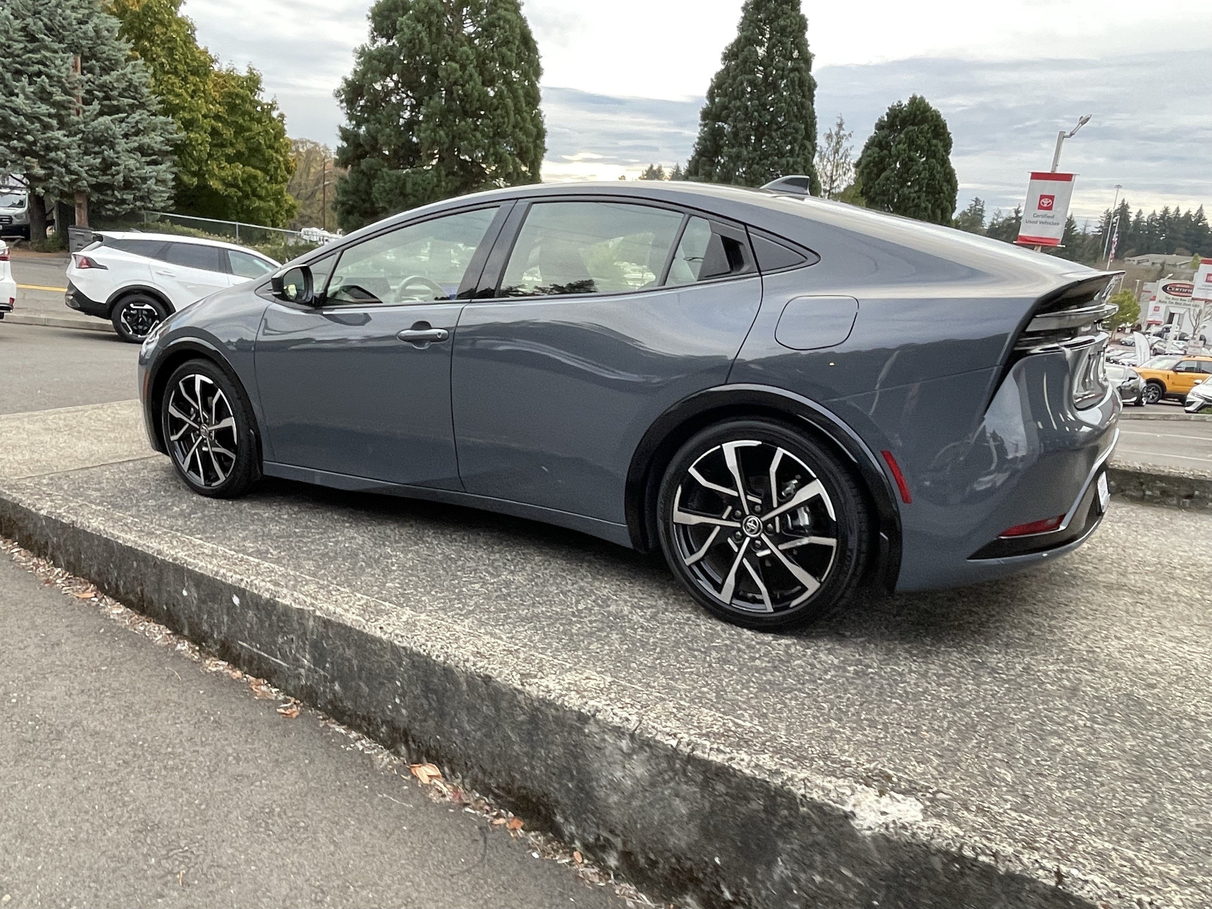 Certified 2024 Toyota Prius Prime FWD image 5