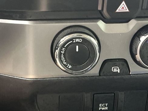 Used 2022 Toyota Tacoma SR AWD/4WD image 13