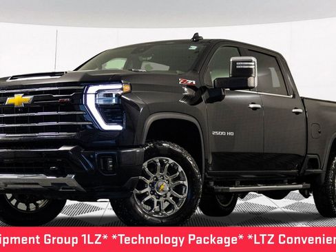 Used 2024 Chevrolet Silverado 2500 LTZ w/ LTZ Plus Package image 2