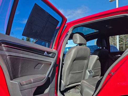 Used 2016 Volkswagen GTI SE image 15