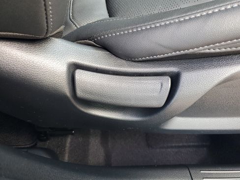 Certified 2025 Kia Seltos EX image 9