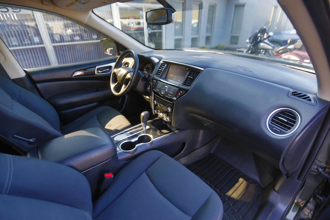 Used 2020 Nissan Pathfinder SV FWD image 19