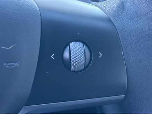 Used 2023 Tesla Model 3 Standard Range image 23