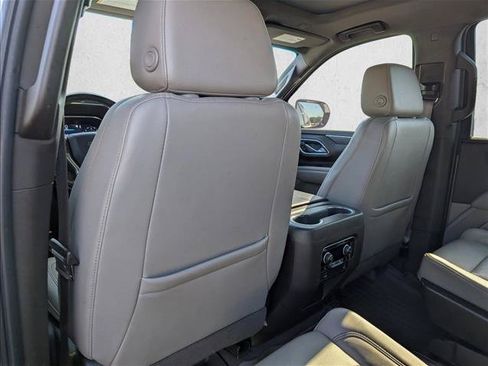 Used 2022 Chevrolet Tahoe Z71 w/ Luxury Package AWD/4WD image 24