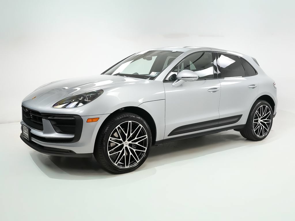 Certified 2026 Porsche Macan AWD/4WD image 1