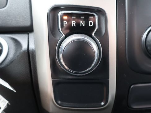 Used 2020 RAM 1500 Classic SLT RWD image 35