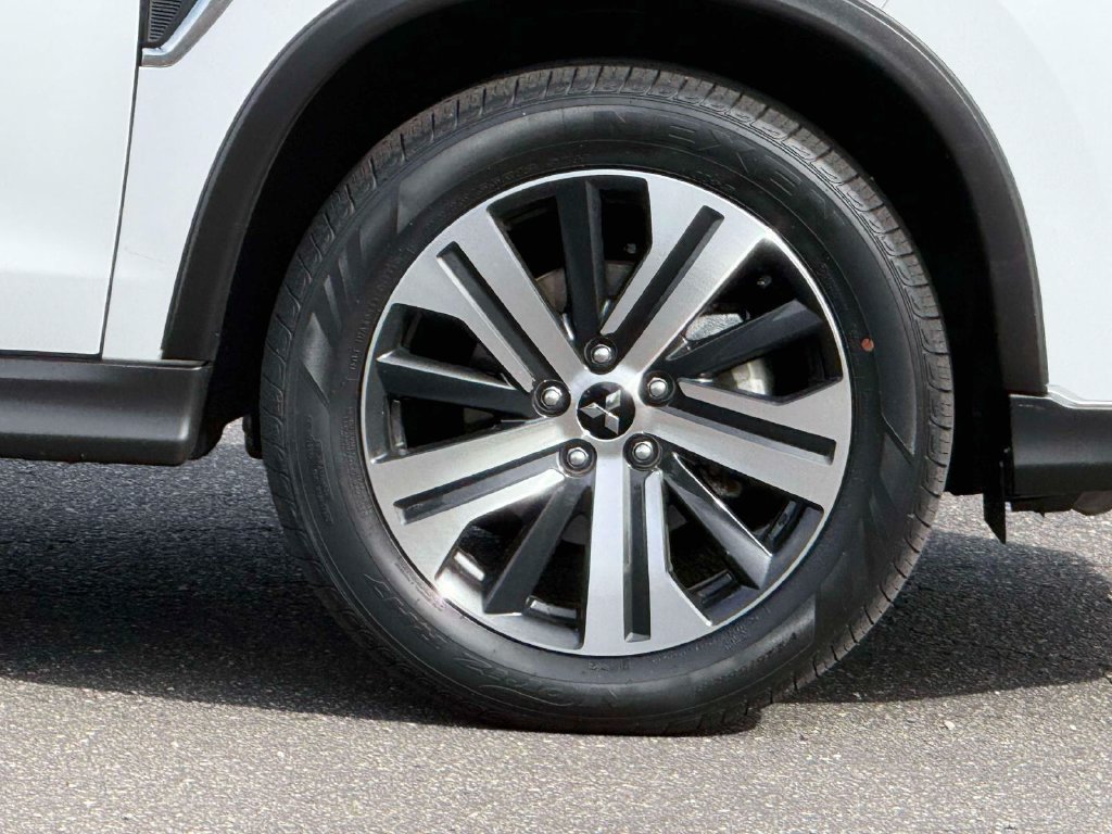 Used 2025 Mitsubishi Outlander Sport SE AWD/4WD image 9