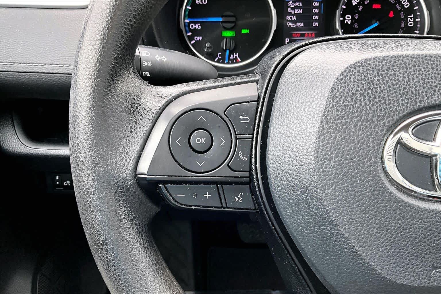 Used 2019 Toyota RAV4 LE w/ Carpet Mat Package AWD/4WD image 23