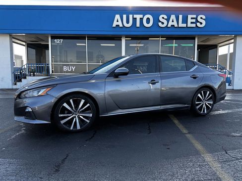 Used 2020 Nissan Altima 2.5 SR image 2