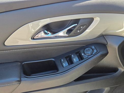 Used 2023 Chevrolet Traverse LT w/ LPO, Cargo Package FWD image 16