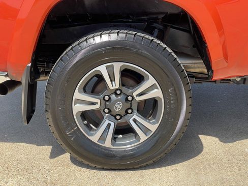 Used 2016 Toyota Tacoma TRD Sport w/ Towing Package RWD image 46