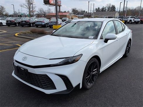 Certified 2025 Toyota Camry SE image 3