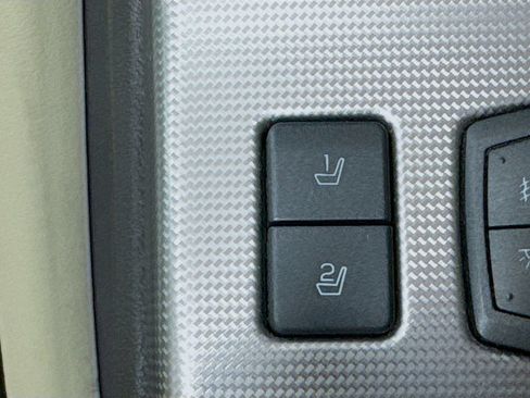 Used 2015 Lincoln MKX FWD w/ Equipment Group 102A image 24
