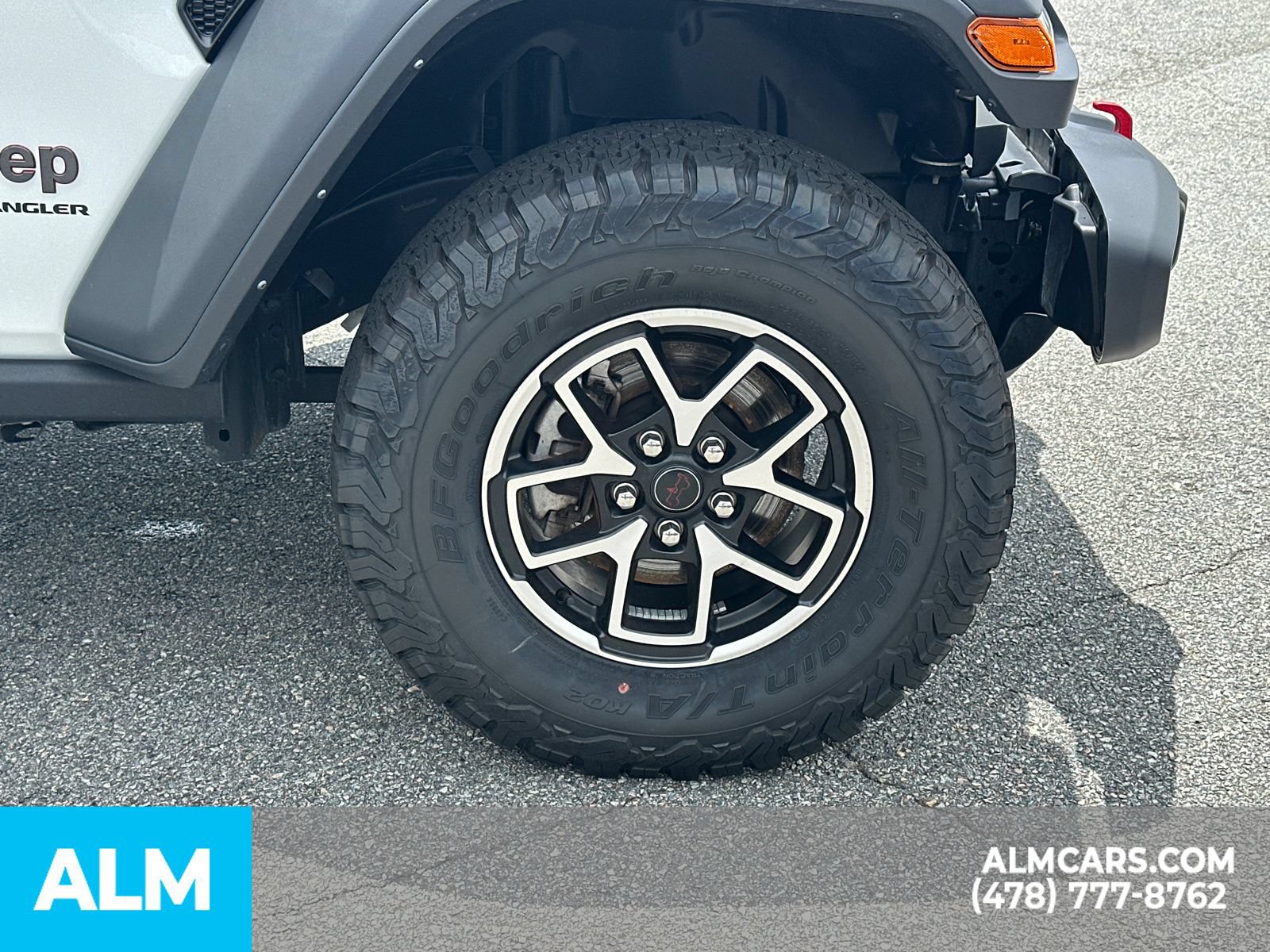 Used 2025 Jeep Wrangler Unlimited Rubicon AWD/4WD image 14
