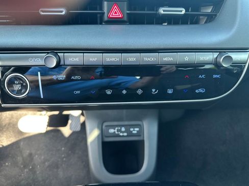 Used 2025 Hyundai Ioniq 5 SEL image 16