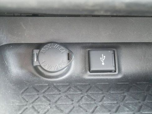 Certified 2020 Toyota RAV4 XLE w/ Convenience Package image 20