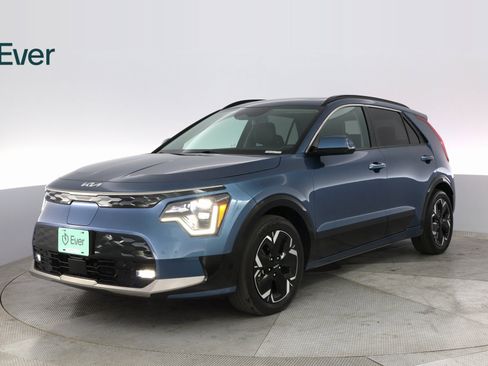 Used 2023 Kia Niro Wave image 2