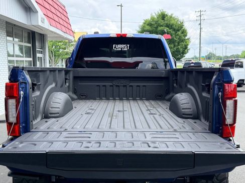 Used 2022 Ford F350 Lariat w/ Black Appearance Package AWD/4WD image 10