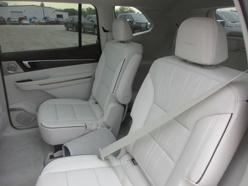 New 2026 Buick Enclave Avenir w/ Super Cruise Package AWD/4WD image 13