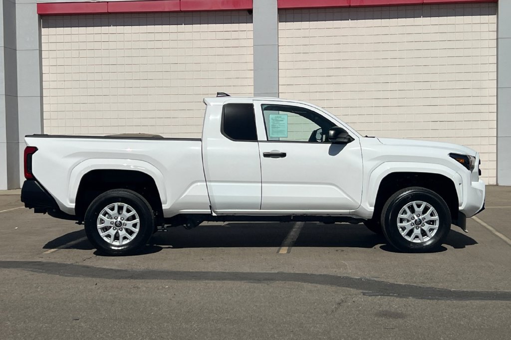 Certified 2026 Toyota Tacoma SR w/ SR Upgrade Package AWD/4WD image 3