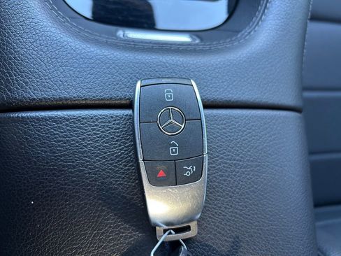 Used 2025 Mercedes-Benz GLS 450 4MATIC image 41