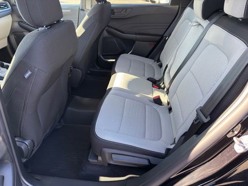 Used 2025 Ford Escape Active w/ Cold Weather Package image 4