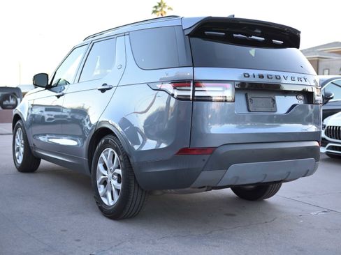 Used 2018 Land Rover Discovery SE image 8