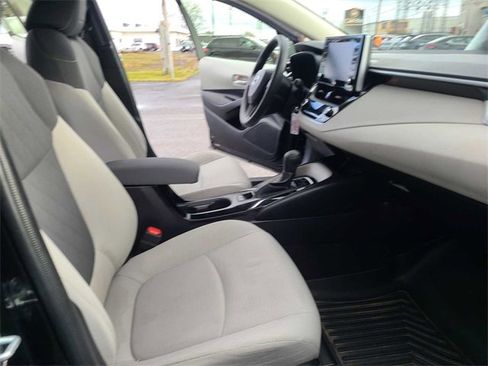 Used 2020 Toyota Corolla LE image 16
