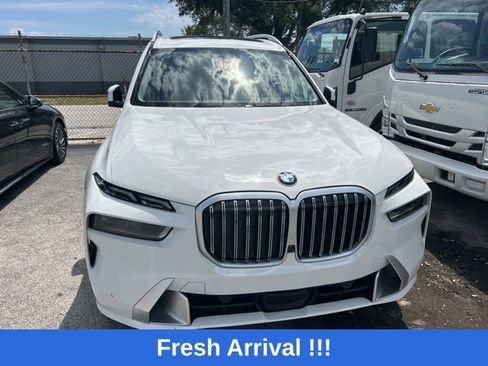 Used 2025 BMW X7 xDrive40i image 5