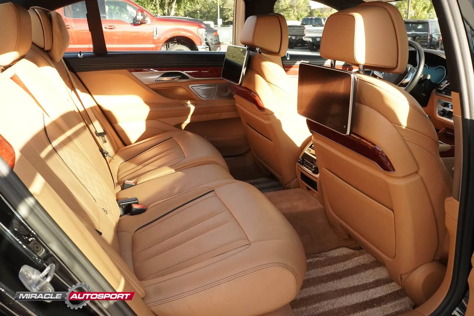 Used 2019 BMW ALPINA B7 xDrive w/ Luxury Rear Seating Package AWD/4WD image 37