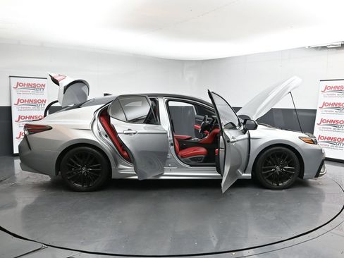 Used 2021 Toyota Camry XSE image 27