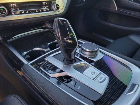 Used 2020 BMW 740i w/ Cold Weather Package image 17