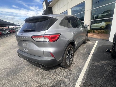Used 2022 Ford Escape SE w/ SE Sport Appearance Package FWD image 4