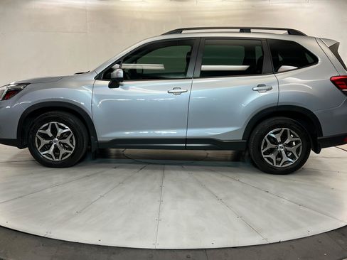 Used 2021 Subaru Forester Premium AWD/4WD image 2