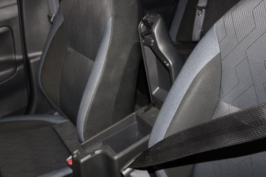 Used 2025 Nissan Versa SV FWD image 17