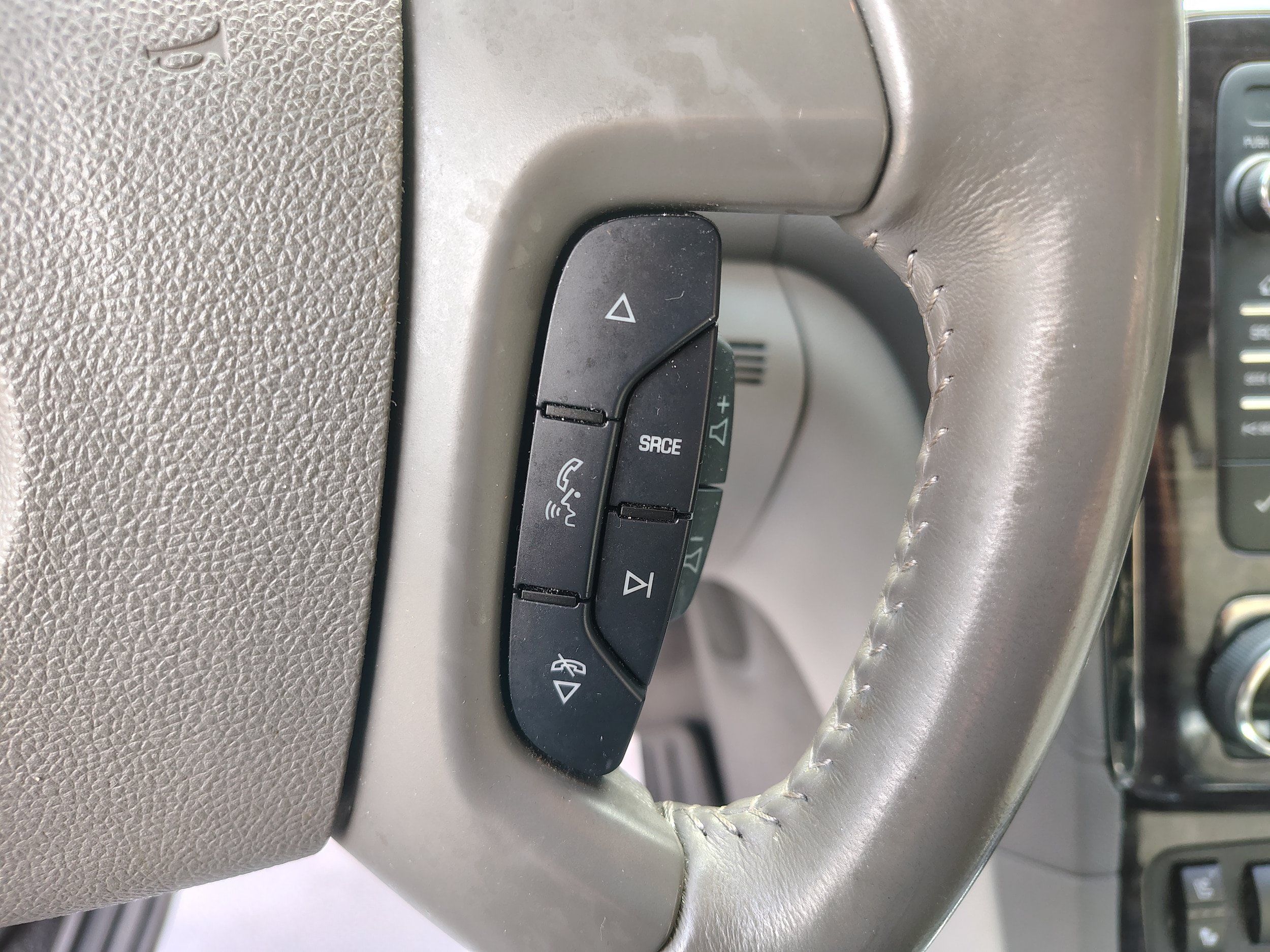 Used 2017 Buick Enclave Premium AWD/4WD image 34