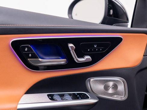 Used 2023 Mercedes-Benz GLC 300 4MATIC image 15