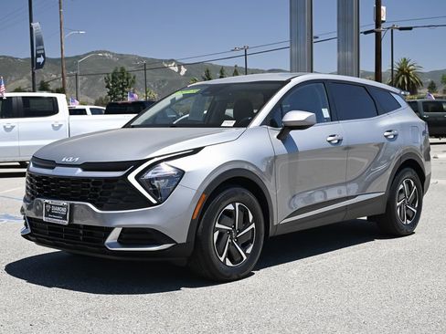 Used 2023 Kia Sportage LX FWD image 8