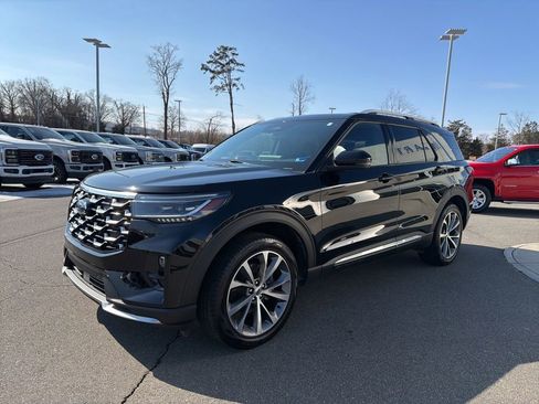 Certified 2025 Ford Explorer Platinum w/ Ultimate Package image 7