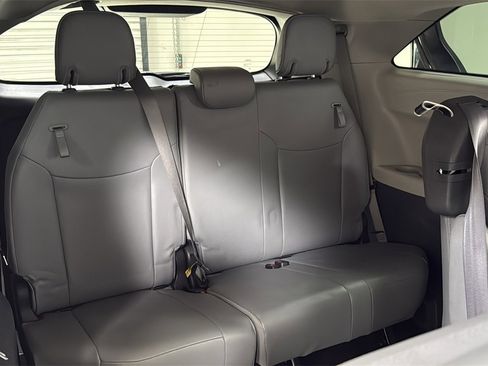 Used 2024 Toyota Sienna XLE image 17